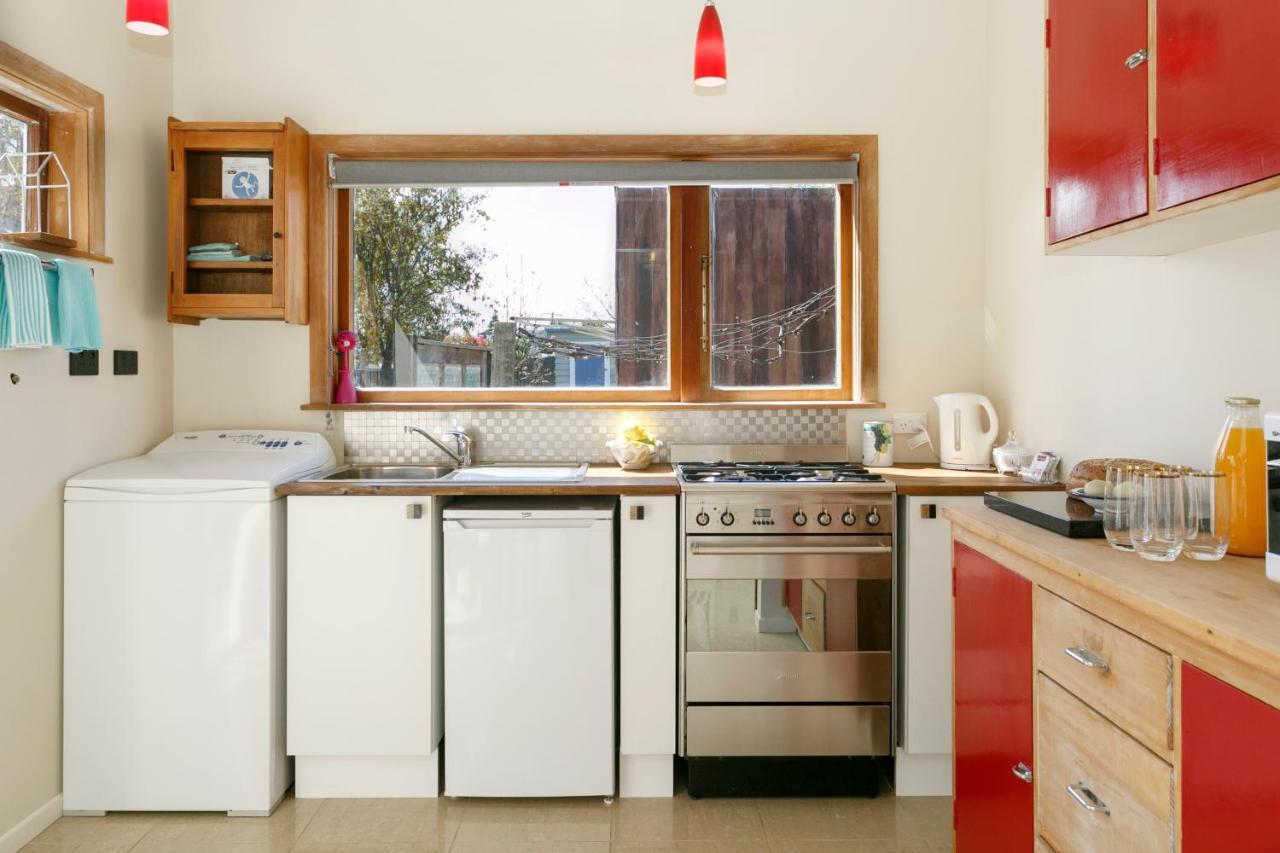 Studio Cottage - Walk To The Lake & Town Taupo Exterior foto